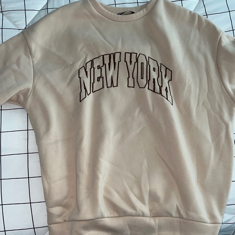 Tan New York sweatshirt